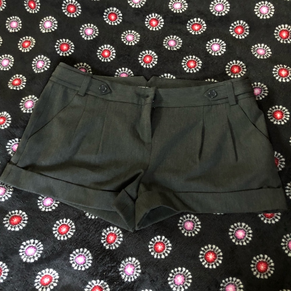 🏝Express Cuffed Dress Shorts Size 8